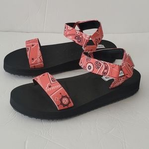 Steve Madden Flim Sandals 9.5
